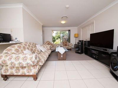 8 / 5 John Brass Place, Dubbo