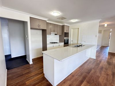 34 Dalbeattie Crescent, Dubbo
