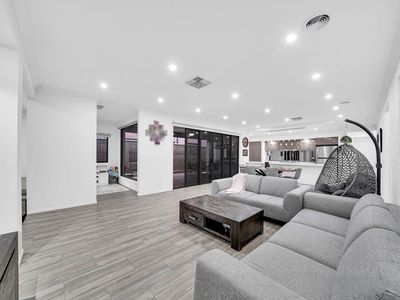 90 Anniversary Avenue, Wyndham Vale