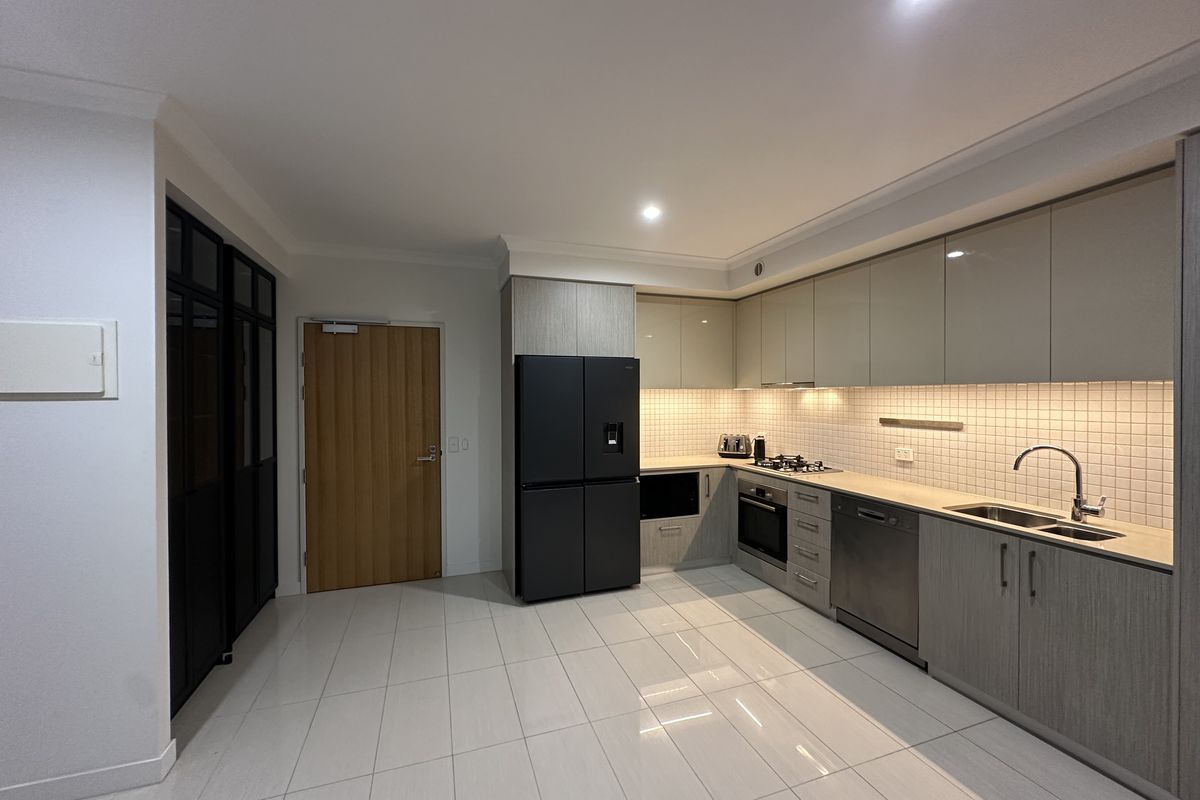 8406 / 55 Forbes Street, West End