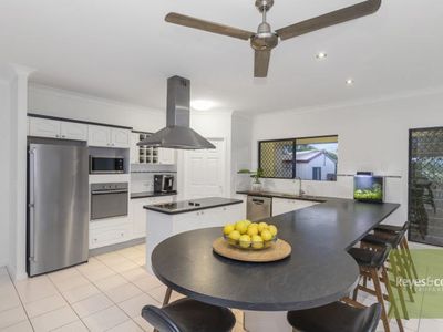9 Perisher Court, Mount Louisa