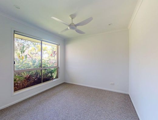 Noosaville 4 Bedroom Home image 10