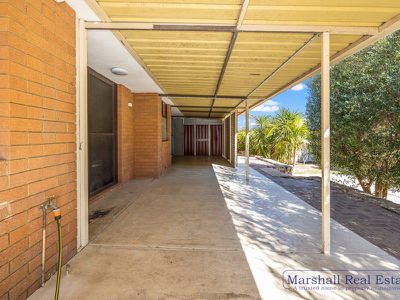 25 Redfin Crescent, Beldon