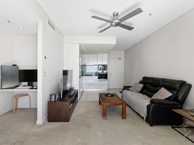 1075 / 16 Hamilton Place, Bowen Hills