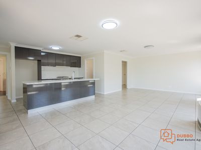 27 Argyle Avenue, Dubbo