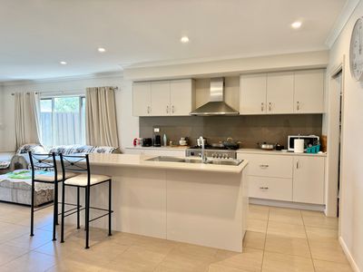 1147 Ison Road, Manor Lakes
