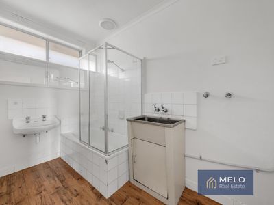4 / 393 Barkly Street, Footscray