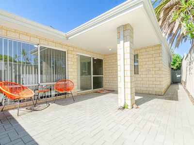 2 / 13 Thomas Way, Kardinya