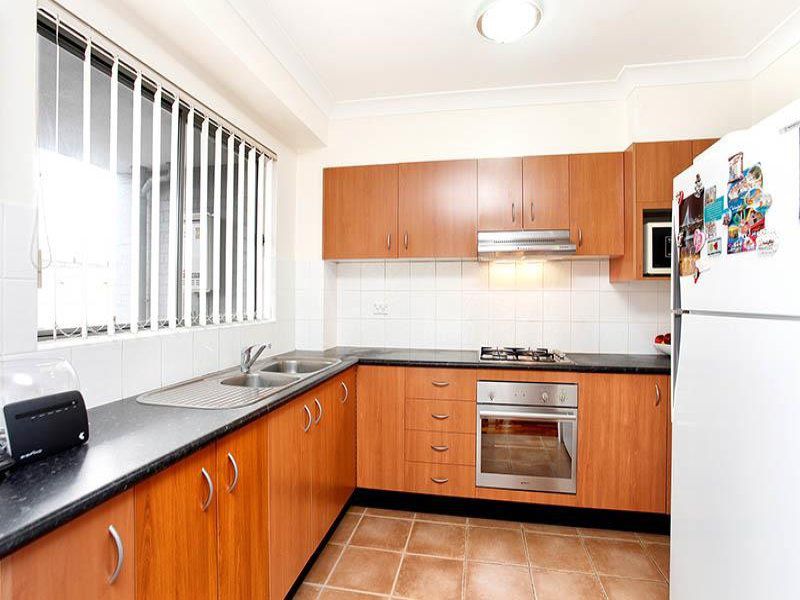 2 / 51 Bathurst St, Liverpool