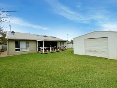 2 John Girdham Place, Forbes