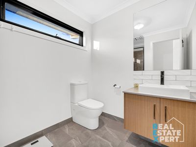 2 / 69 Somerville Road, Hampton Park