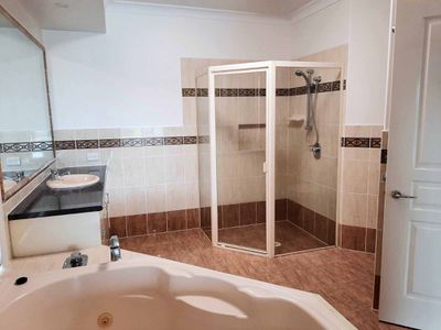35 Ferrymans Court, Helensvale