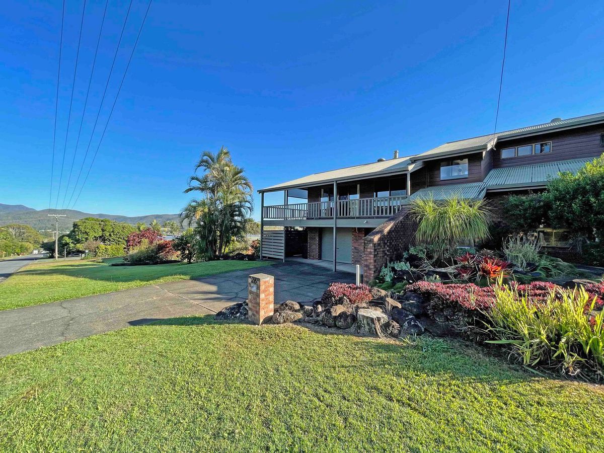 9 Tenth Avenue, Atherton