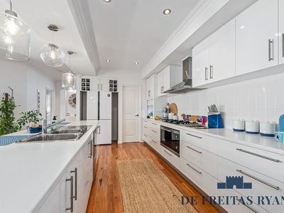 30 Bellavista Parade, Meadow Springs