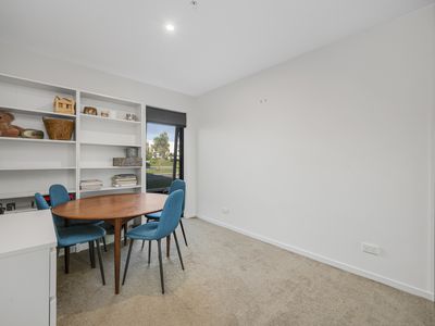 19 / 200 John Gorton Drive, Coombs