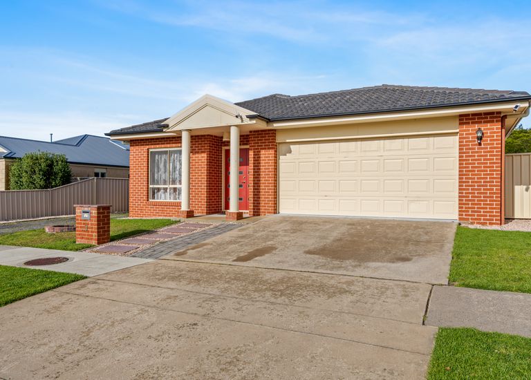 9 Coastal Court, Portland