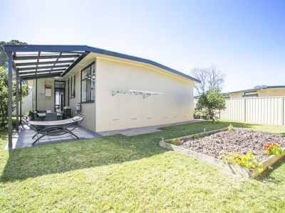 6 Churchill Drive, Modbury North