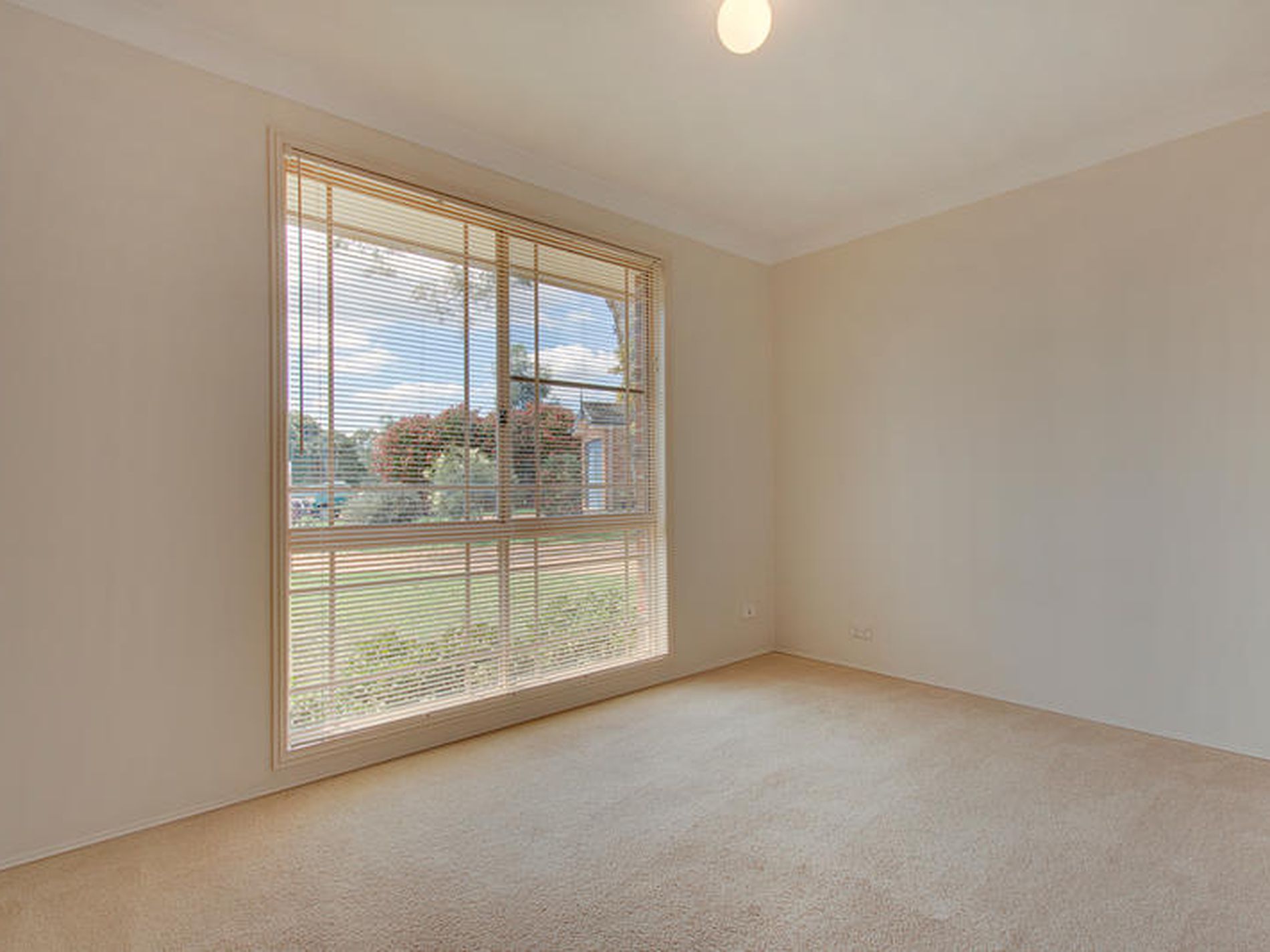 21 Nydeggar Avenue, Glenwood