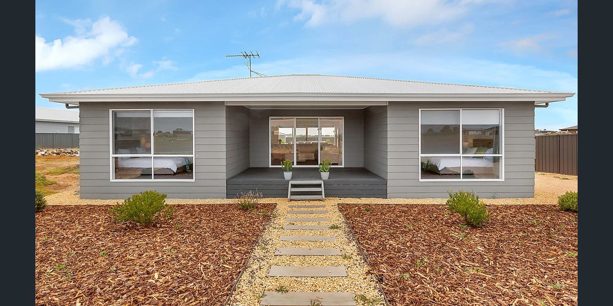 Modern 4 bedroom home in Wellington Marina 