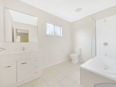 1 / 1 Collins Lane, Kin Kora