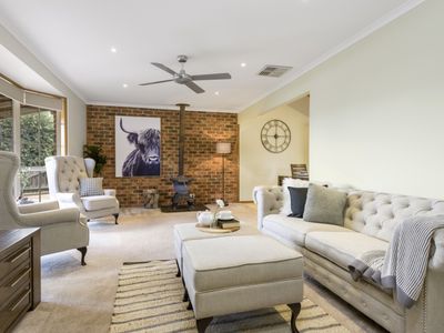 8 Edinburgh Court, Werribee