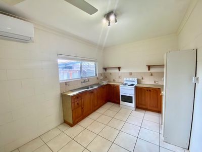 2 / 80 Hollywood Boulevard, White Rock