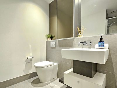 913 / 260 Spencer Street, Melbourne