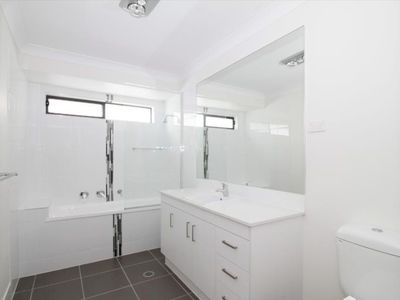 2 / 1 O'Reilly Drive, Coomera