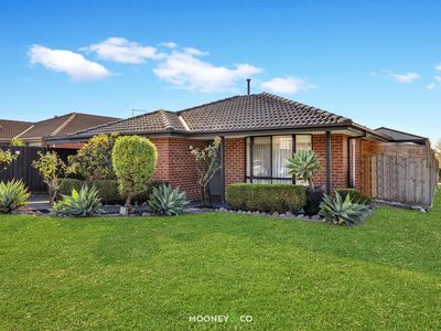 19 Broome Crescent, Cranbourne North