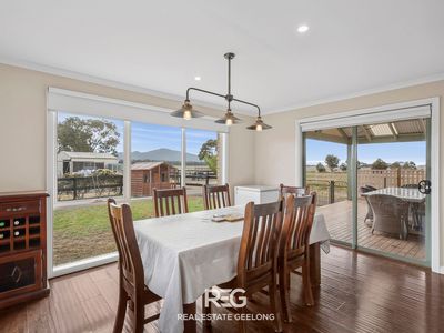 335 Peak School Road, Lara