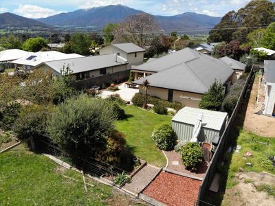 22 Hores Lane , Tawonga