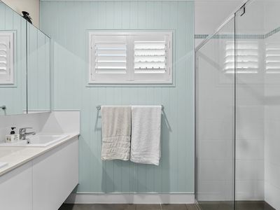 27 Comanche Street, Newport