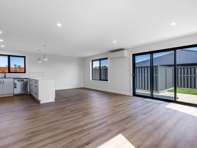 1 / 16 Connemara Close, Legana