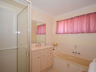 10 Mainsail  Court, Point Vernon