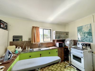 18 Orchid Avenue, Urangan