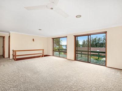 11 Kings Point Drive, Kings Point