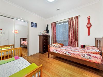 50 Hal Porter Terrace, Lynbrook
