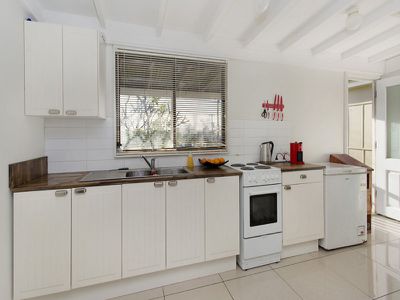 94 Lake Entrance Road, Oak Flats