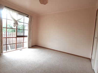 2 / 4 Kurrajong Avenue, Glen Waverley