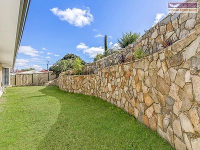 17 Tunnel Road, Swan View