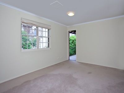 2 / 5 Trelawney Street, Woollahra