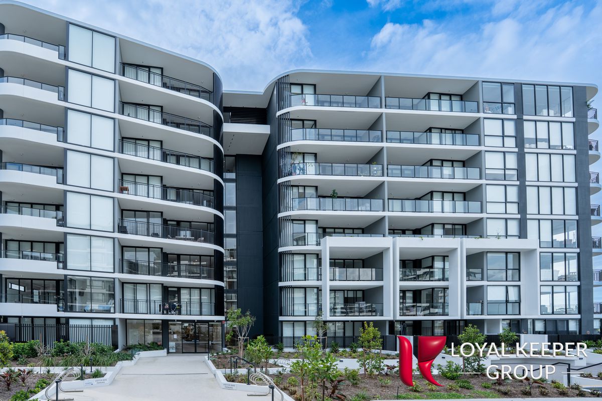 2301 / 10 Sickle Avenue, Hope Island