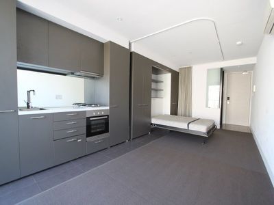 803 / 32 Bray Street, South Yarra