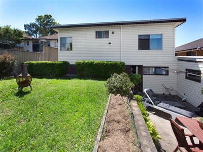 18 Mount St, Mount Saint Thomas