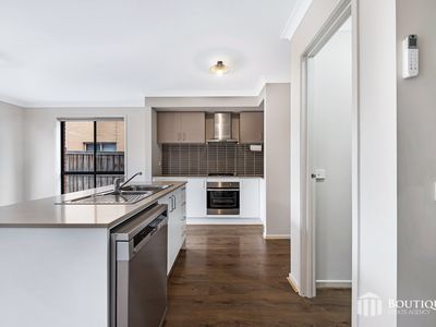 22 Rosina Drive, Officer