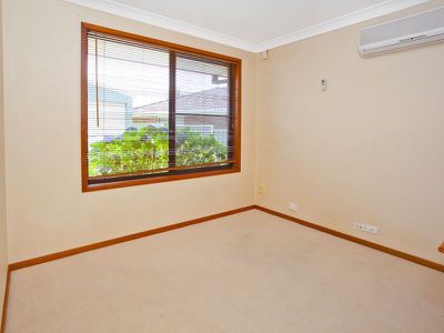 32 Barcoo Circuit, Albion Park