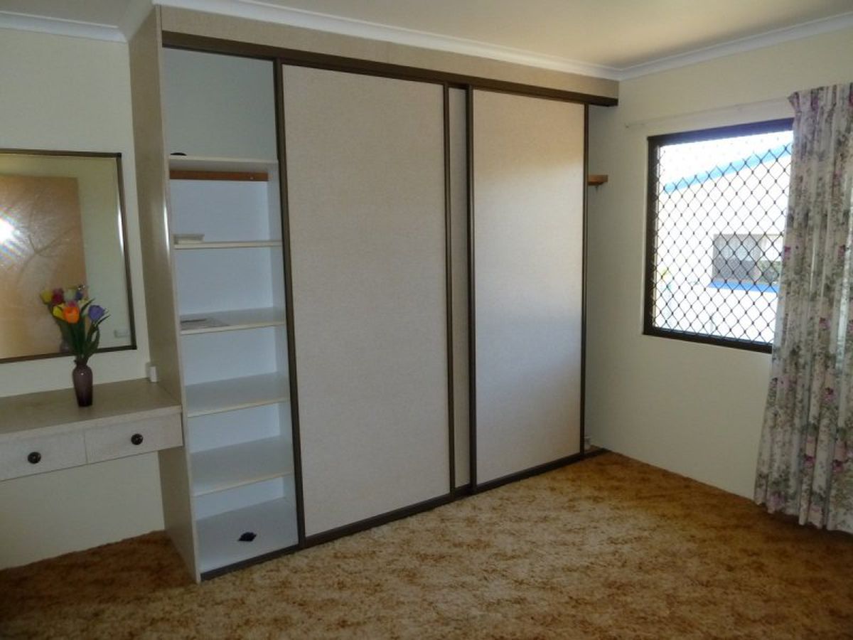 2 / 12 Rita Circt., Atherton