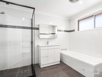 7 Snowy Close, St Clair