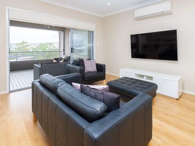 6 McKivat Drive, Springfield Lakes