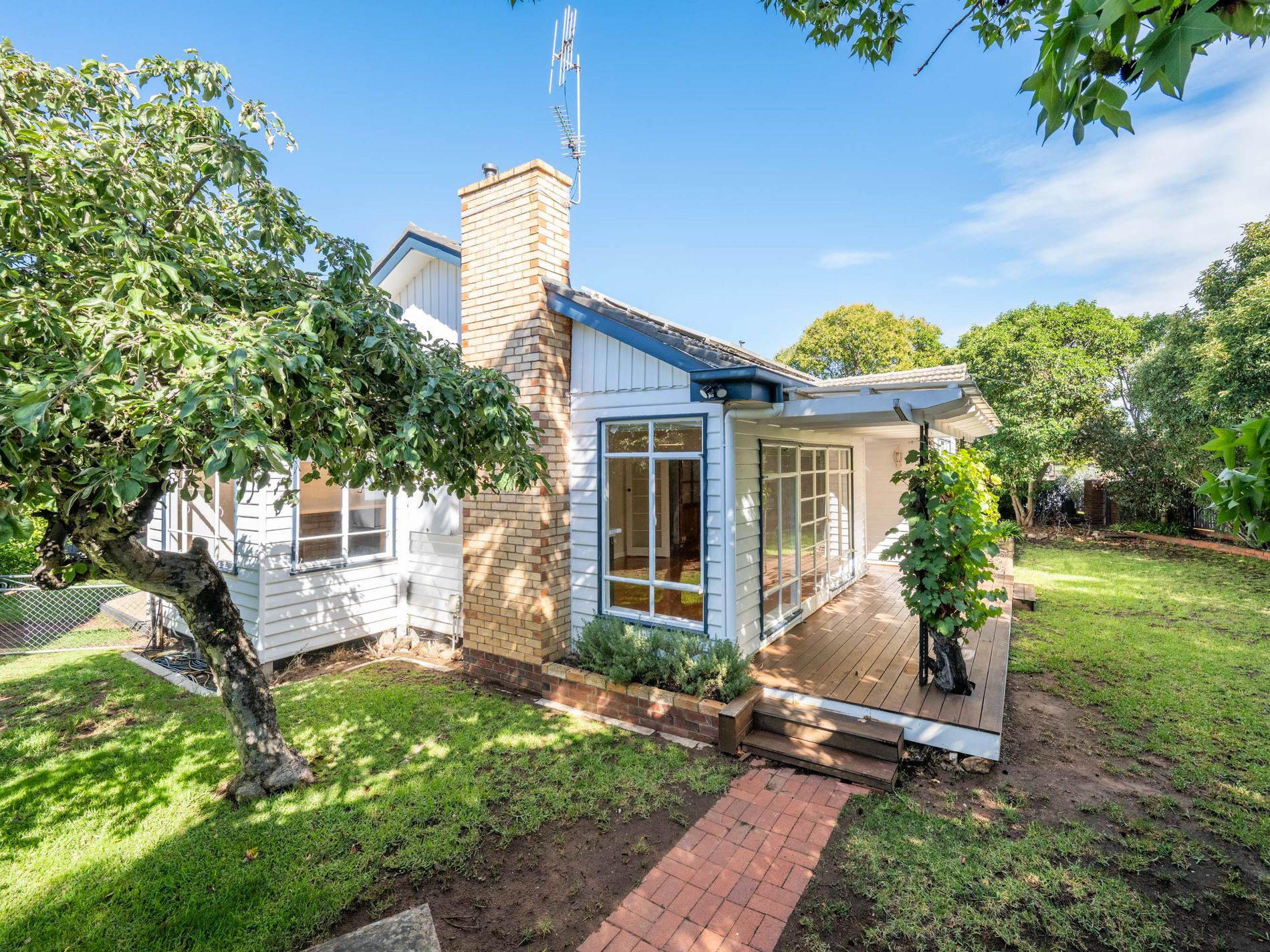 6 GLOUCESTER CRESCENT , Shepparton